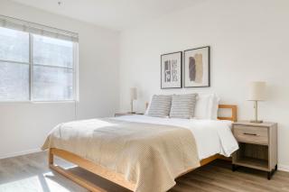 Hollywood 2BR w Gym Pool nr Chinese Theater LAX-230 - 1