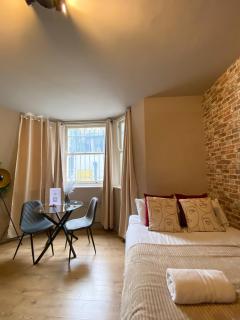 Holland Road Stays - London - 4