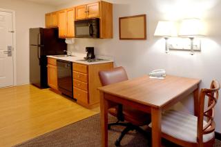 Candlewood Suites Polaris by IHG - 8
