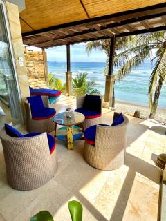 Ocean Suite By A&J - Exceptional Beachfront Apartment - Candidasa - Candi Dasa - 6