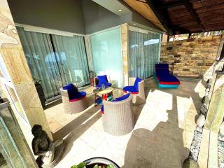 Ocean Suite By A&J - Exceptional Beachfront Apartment - Candidasa - Candi Dasa - 3