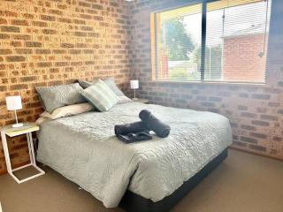 Stay on Lachlan - Cowra - 5