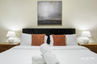 Fully Equipped w Stylish Design and Free Parking - Austin - 7