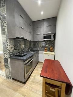 Modern 1 Bedroom City Apartment - Tirana - 6