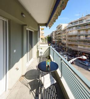 Twin Superior Suites-2nd floor-balcony-150m metro station - 3