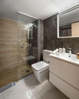 Twin Superior Suites-2nd floor-balcony-150m metro station - 5