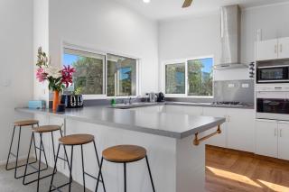 Elevated Beach Oasis - Ohope Beach Holiday Home - Wainui - 5