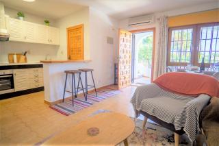 Beautiful 2 Bedroom Bungalow with Communal Pools - 3