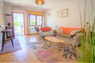 Beautiful 2 Bedroom Bungalow with Communal Pools - Villamartin - 4