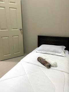 Four Rooms Homstay 'A' With Wifi And Smart TV in Wakaf Tapai - 4