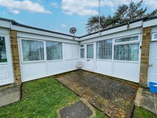 Superb Chalet In Nearby Hemsby Beach In Norfolk With Free Wifi Ref 00122Ba - 9