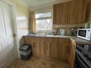 Superb Chalet In Nearby Hemsby Beach In Norfolk With Free Wifi Ref 00122Ba - Hemsby - 4