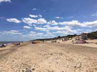 Superb Chalet In Nearby Hemsby Beach In Norfolk With Free Wifi Ref 00122Ba - Hemsby - 2