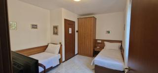 Hotel Montegrino Lakeview - 1