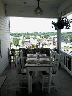 Awakenings Inn - Montague - 7