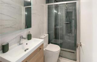 2 Bedroom Amazing Apartment In Mijas - 9