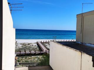 Corona's Apartment- Fronte Spiaggia - La Caletta - 2