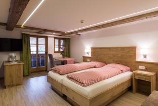 Hotel Restaurant Hirschen - Interlaken - 8