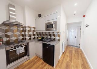 Beautiful 7 bed home, ideal for groups, sleeps 11! - Morecambe - 9