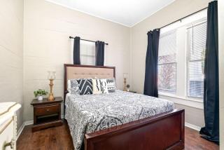 Charming and Historic Bungalow Near All - Tampa - 2