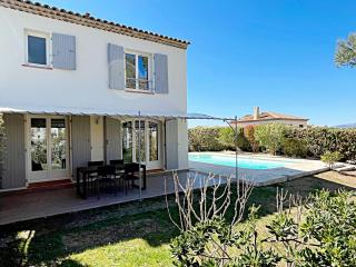 Golf de Pont Royal Villa des Alpilles climatisée 3 chambres Piscine chauffée Parking et Garage - Mallemort - 0