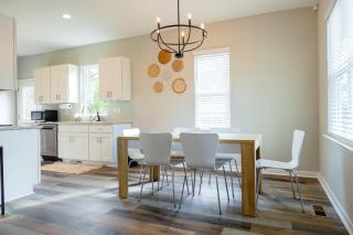Completely Renovated - The Bohemian House - Durham - 7