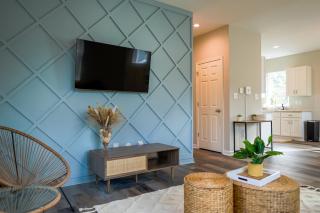 Completely Renovated - The Bohemian House - Durham - 8