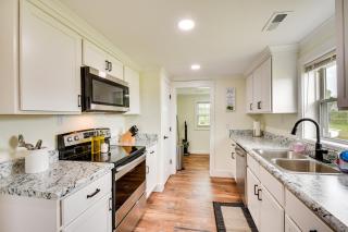 Cozy Fair Play Home with Deck 4 Mi to Lake Hartwell! - Fair Play - 1