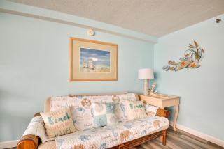 Updated Daytona Beach Oceanfront Studio with Pool! - Daytona Beach - 5