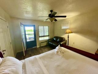 Lake view queen Guest Room with two queens, sleeper sofa and deck overlooking Lake Ouachita, Hotel Room - 4