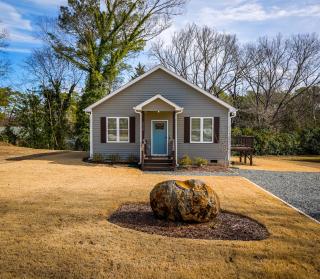 Like New - Bully City - Mid Century Bungalow - Durham - 0