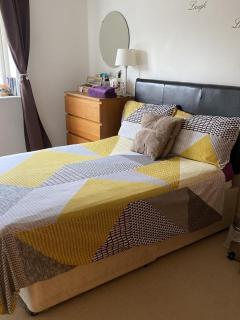 Modern lovely bedroom close to stations in East London, zone 2 - 9