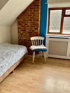 Homely holiday house in central Sevenoaks - 1