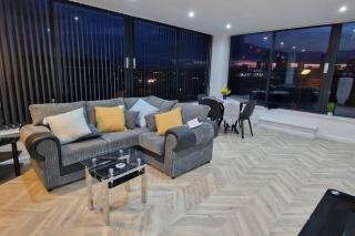 Penthouse - Amazing City Skyline Views - Free Parking - Balcony - Utilita Arena - New St Station - Bullring Shopping - Birmingham - 9