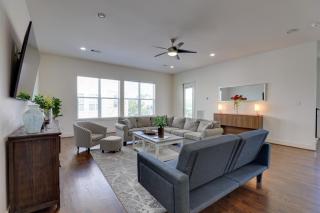 3-Story Home Near Museums, Nightlife & Downtown! - 6
