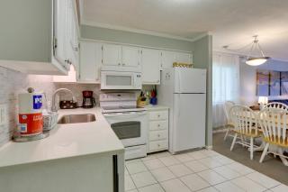 Walk to Pool and Beach Hilton Head Island Condo! - Hilton Head Island - 2