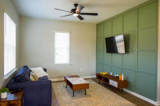 Like New - Bully City - Mid Century Bungalow - Durham - 9