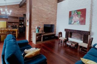 Ótima casa ampla em localização privilegiada! - Bento Gonçalves - 0