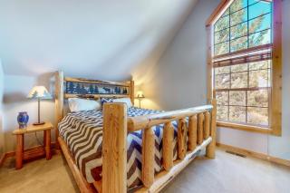 Eagle Creek Chalet on the Pond - 2