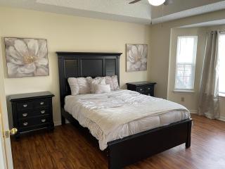 Pet- Friendly, & Close to Uptown - Charlotte - 9
