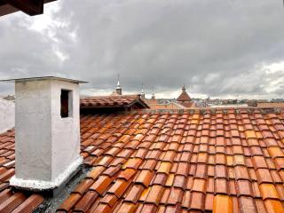 Departamento grande en pleno centro histórico - Cuenca - 7