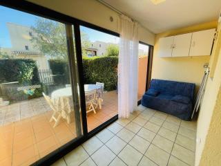 Studio Cabine avec Terrasse Ombragée, Proche Plage et Port, Parking Privé - FR-1-723-83 - Le Cap d'Agde - 8