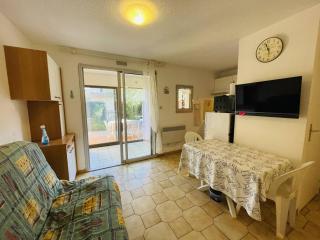 Studio Cabine avec Terrasse Ombragée, Proche Plage et Port, Parking Privé - FR-1-723-83 - Le Cap d'Agde - 6
