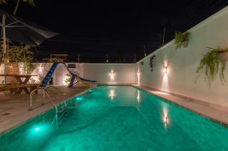Chez Marguera em Juquehy - Luxo com muito espaço, conforto e lazer - incluso roupas de cama e banho, diarista, serviço praia, piscina aquecida, maquina gelo, cervejeira, karaoke - PET friendly - Juqueí - 3