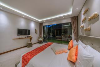 Villa Samar - Stunning 4BR Villa in Central Berawa ! - Canggu - 7