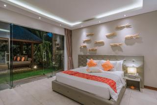 Villa Samar - Stunning 4BR Villa in Central Berawa ! - Canggu - 2