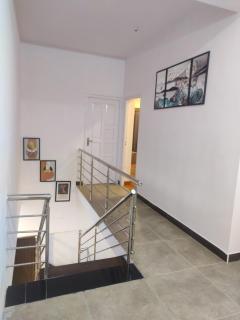Chill Breeze Castle - 4BHK Villa with Captivating city view & Mountain view, Wifi, Campfire, Homemade Food - Kodaikānāl - 6