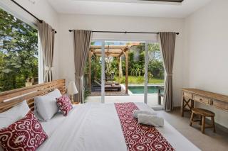 New 4 BR Villa surrounded by Jungle and Ricefields - Ubud - 2