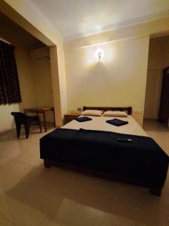 D'souza's Guest House - Tivim - 6