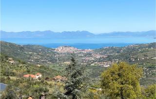 Stunning Home In Laureana Cto With Wifi - 3